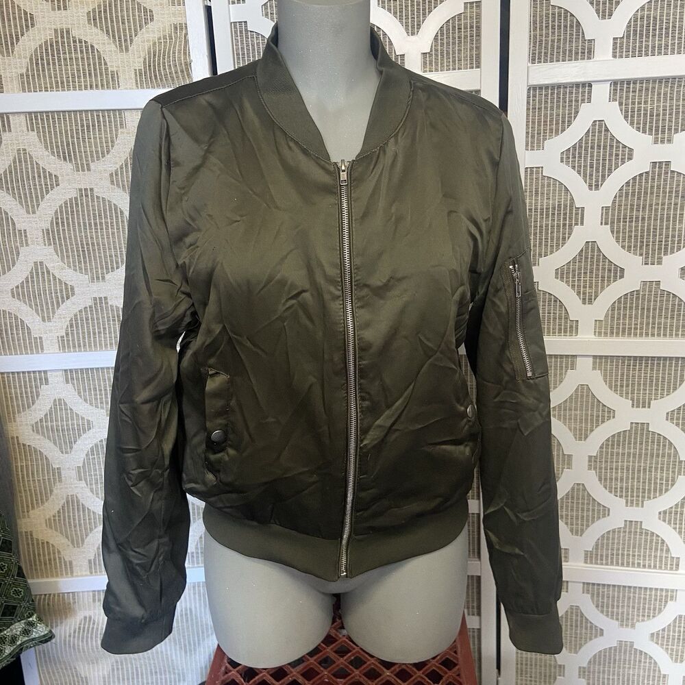 Ambiance Women’s Bomber Jacket Size L Green Satin Quilted Bomber
